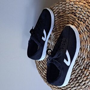 Tretorn Women’s Classic NYLITE PLUS Black Canvas Low‎ Athleisure Sneakers S-6